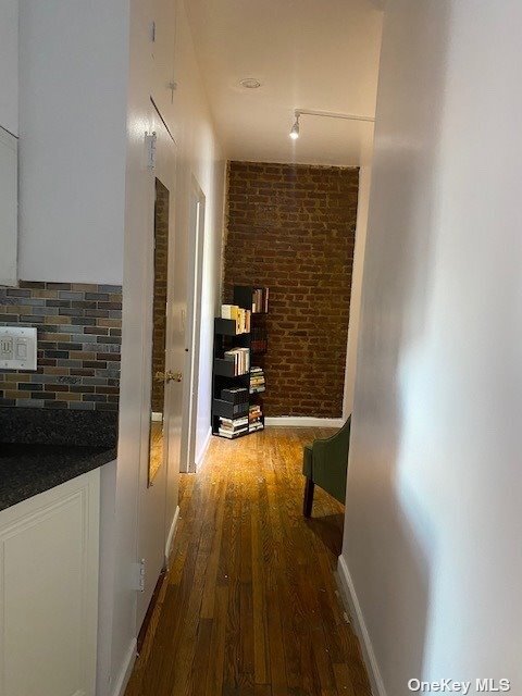 Foto del edificio - 91 E 208th St