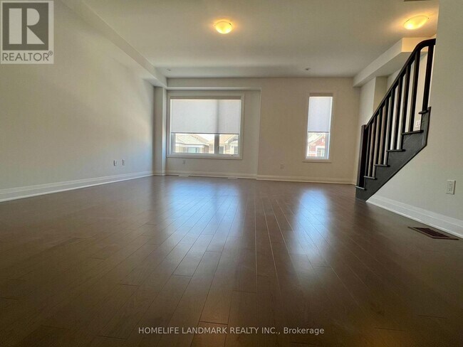 Building Photo - 7 Wisla Ave