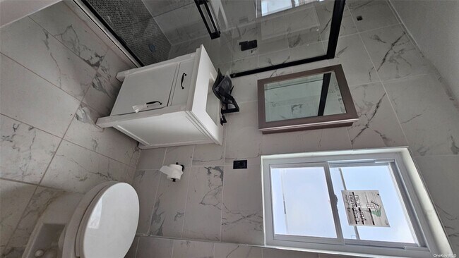 Foto del edificio - 219-25 130th Dr