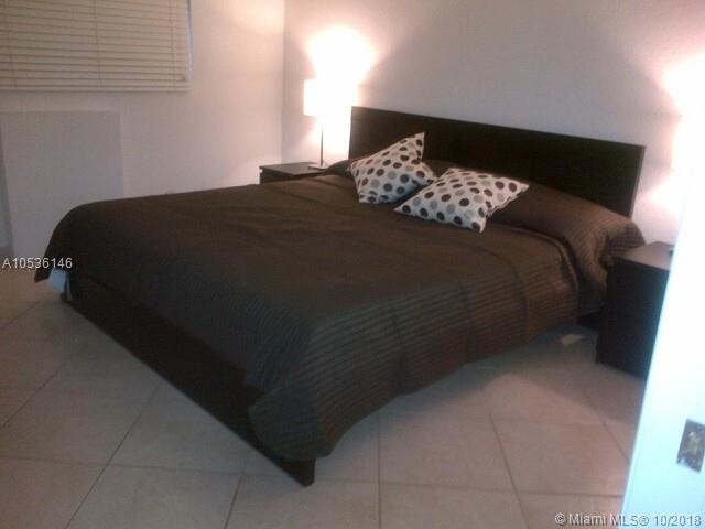 Foto del edificio - 3922 NE 166th St