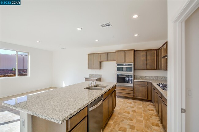 Building Photo - 4674 Stratford Pl