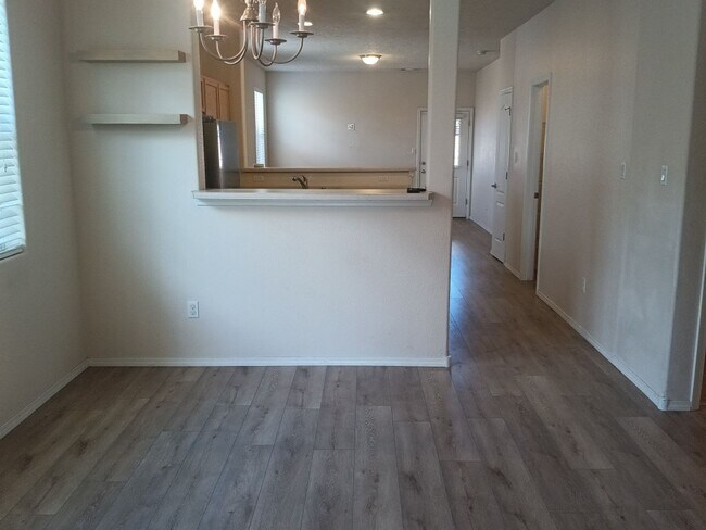 Foto del edificio - 3 Bedroom, 2 Bathroom Home! Schedule a Showing today!