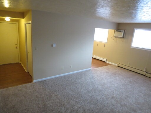 Building Photo - 531 W 20th St