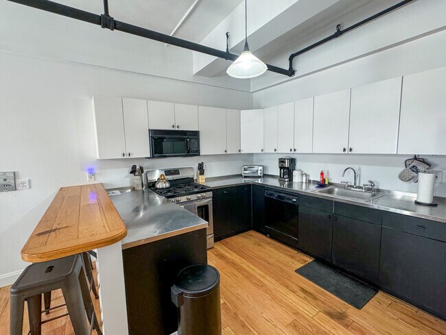 Foto del edificio - 138 Woodland Rd