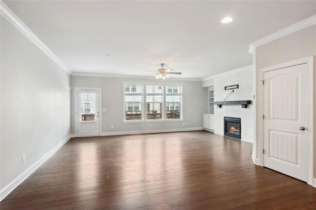 Building Photo - 549 Henry Dr SW