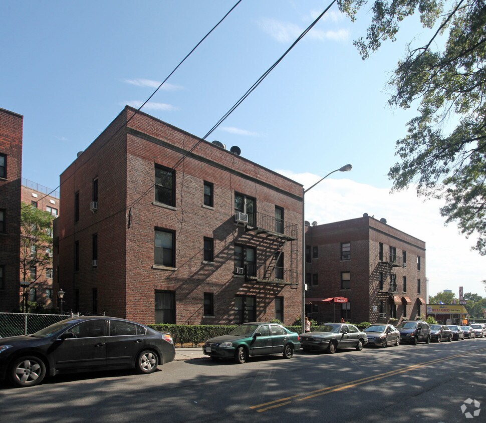 Sussex Building Apartments in Jamaica, NY