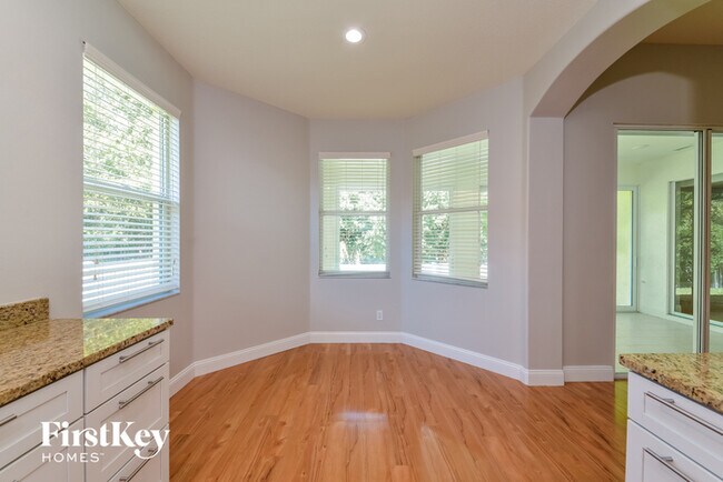 Foto del edificio - 5240 Creekside Trail