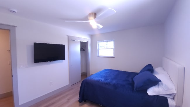 Foto del edificio - 1704 S Forest Dr