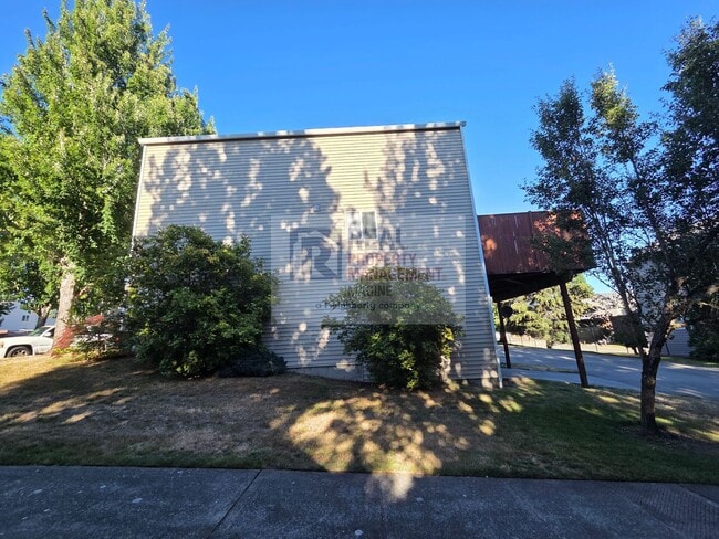 Building Photo - 8431 13th Ave SE