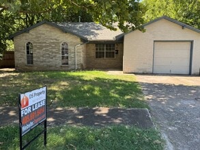 Building Photo - 1706 Sheffield Cir