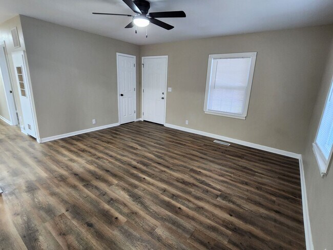 Foto del edificio - 6434 NW Parkview St