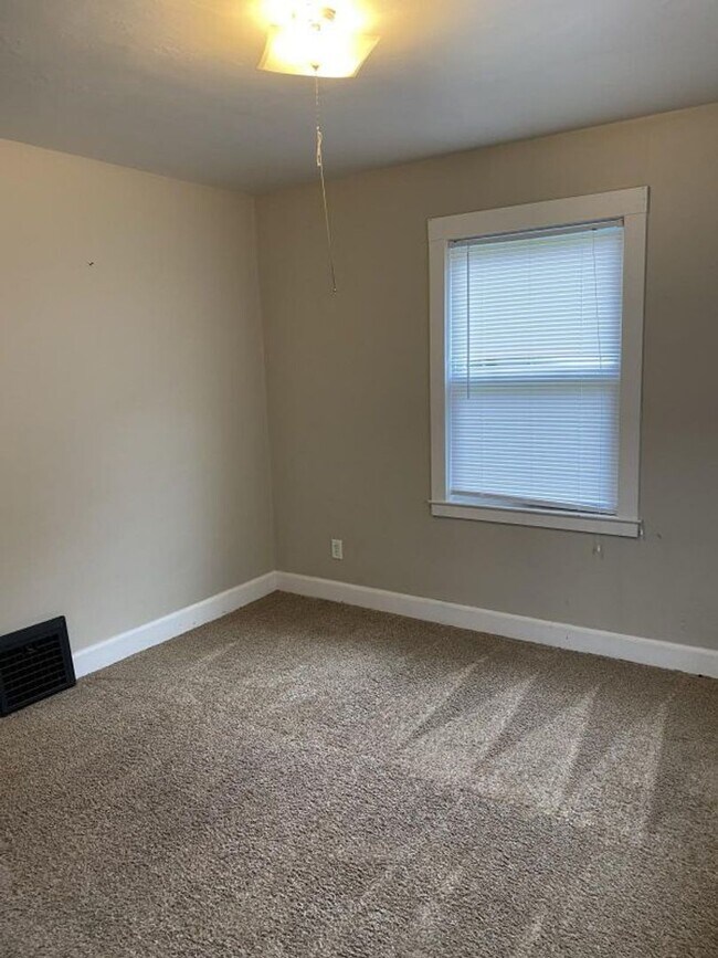 Foto del edificio - 2 Bedroom; 1 Bathroom single family home!
