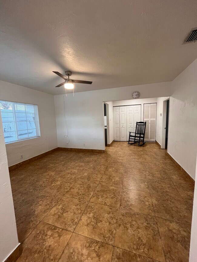 Foto del edificio - 3137 SW 23rd Ter