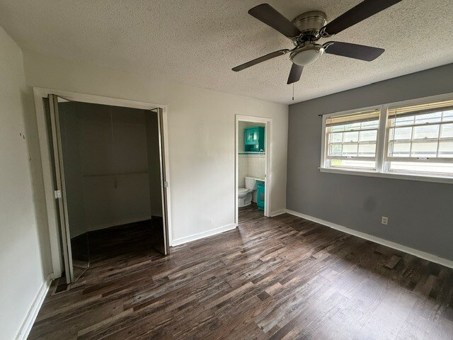 Foto del edificio - 2634 Oakview Dr