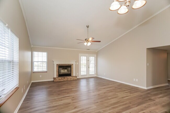 Foto del edificio - 7351 Camberwood Dr