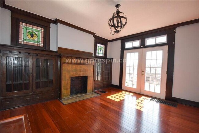 Foto del edificio - Mt Lebanon 3-bedroom house for rent