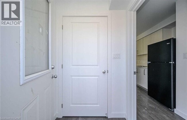 Building Photo - 351 Chaffey St