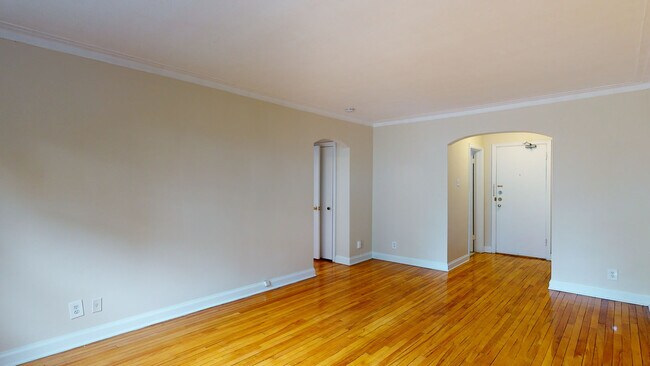 Photo du bâtiment - 385 Besserer St. – The Belgarde Apartments