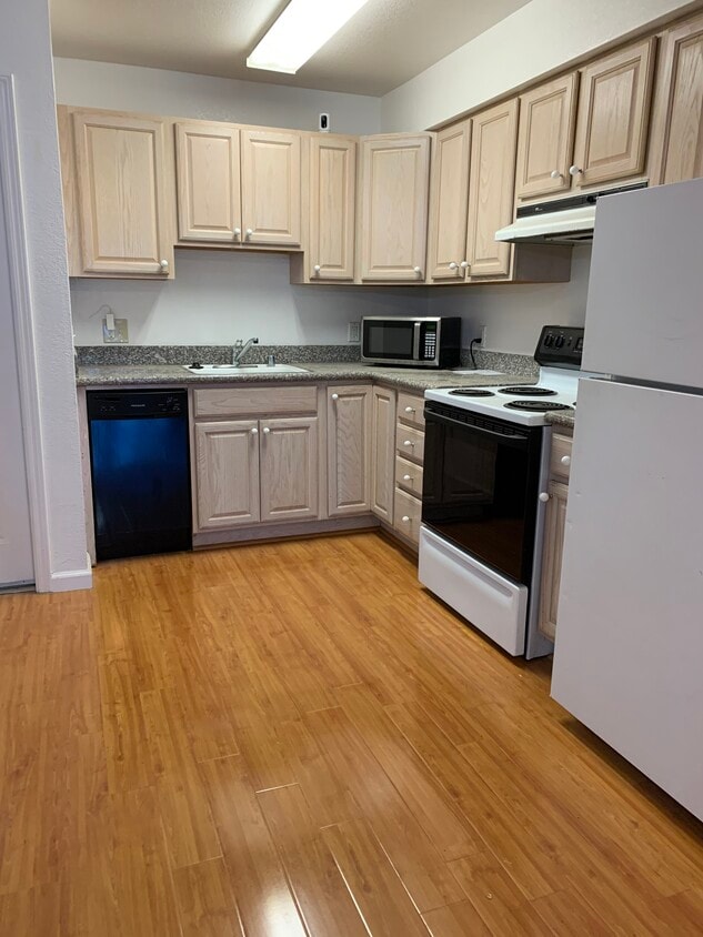Primary Photo - 485 8th St