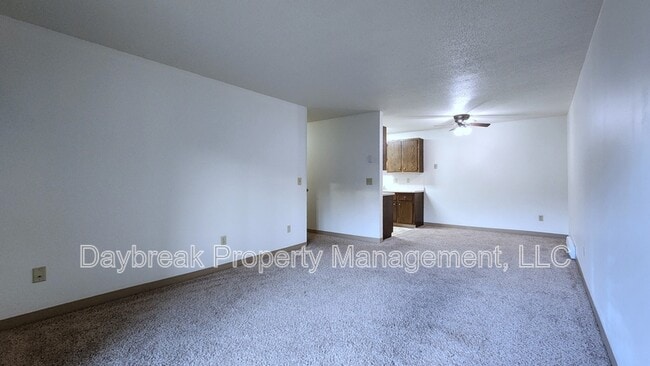 Building Photo - 507 11th St S