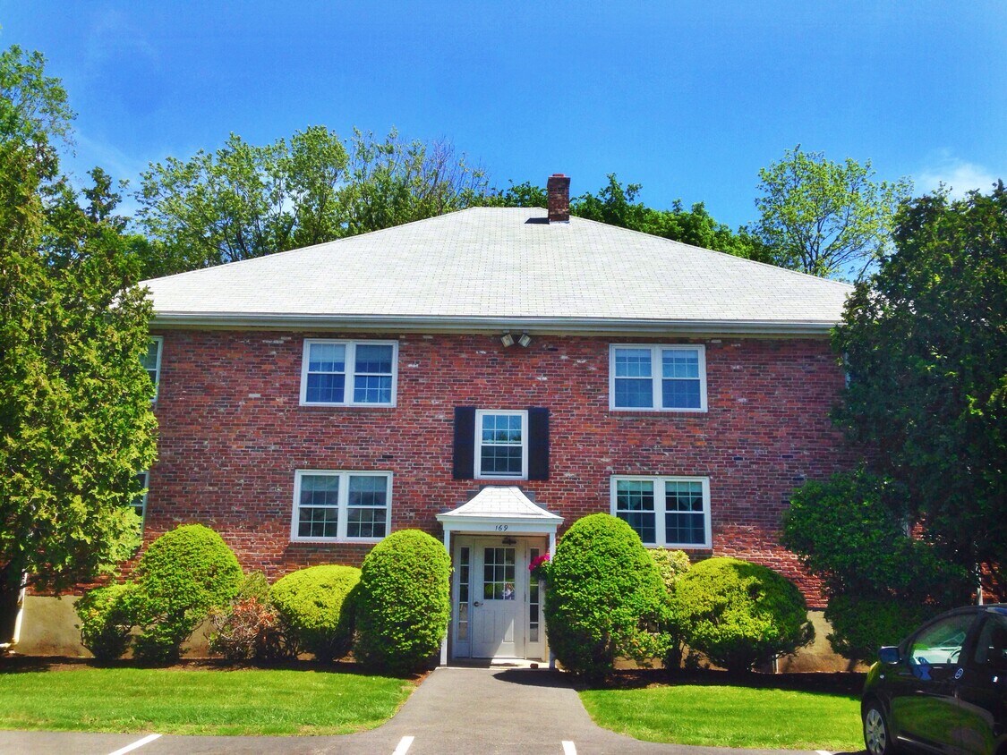 Primary Photo - 159 Thoreau St