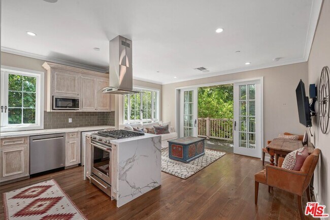 Building Photo - 1015 Rivas Canyon Rd