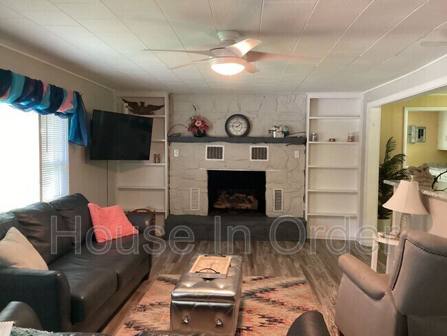 Foto del edificio - 431 White Oak Rd