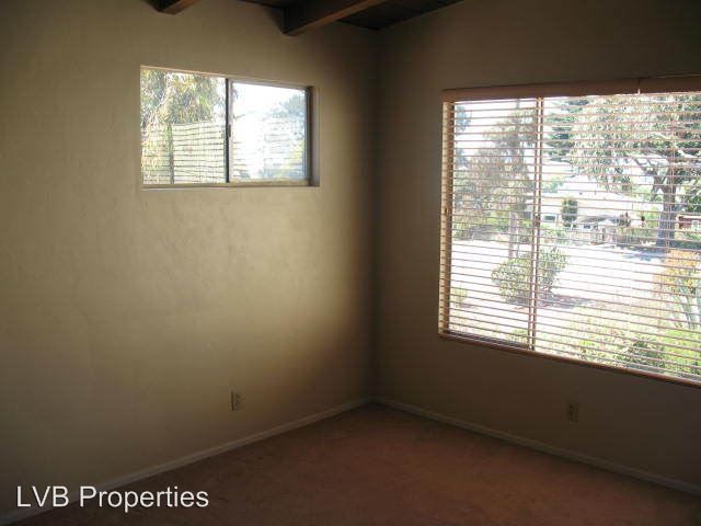Building Photo - 833 Santa Ysabel Ave