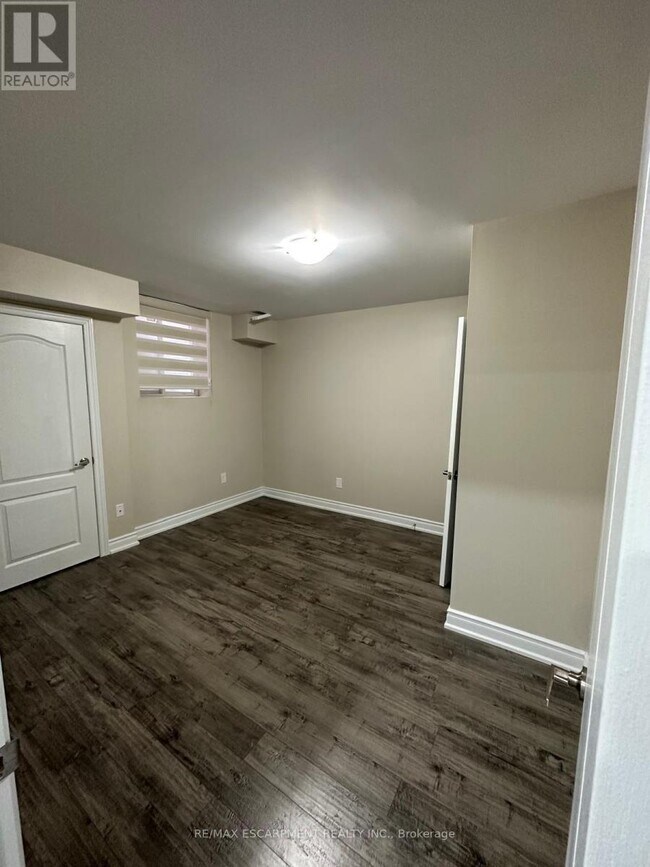Building Photo - 318 Bessborough Dr
