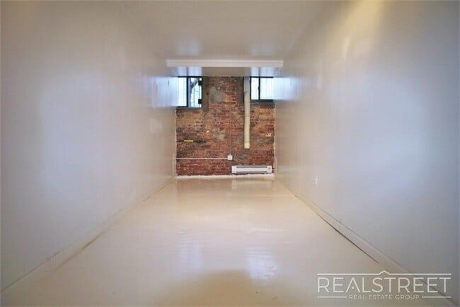 Building Photo - Affordable 2 BR in Williamsburg!