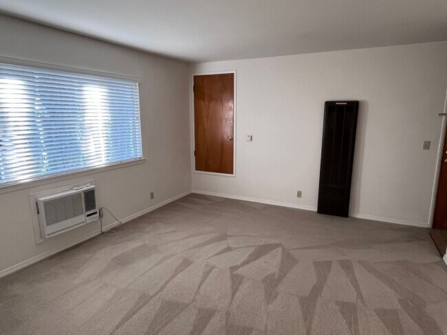 Foto del edificio - 2517 U Street (CALL TIM FOR ALL MAINTENANCE)