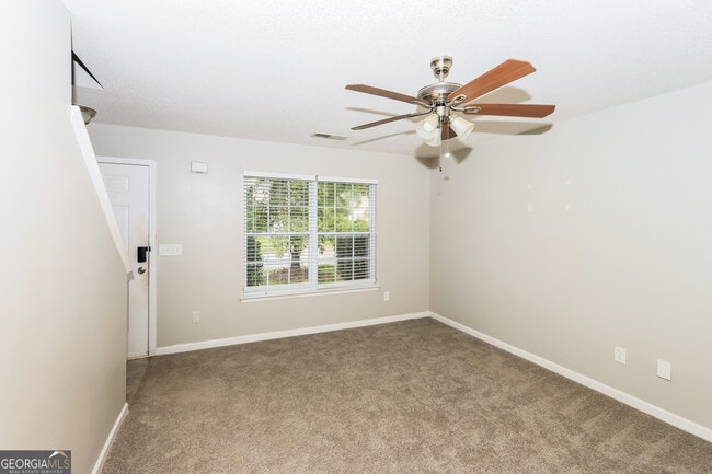 Building Photo - 153 Prity Ct