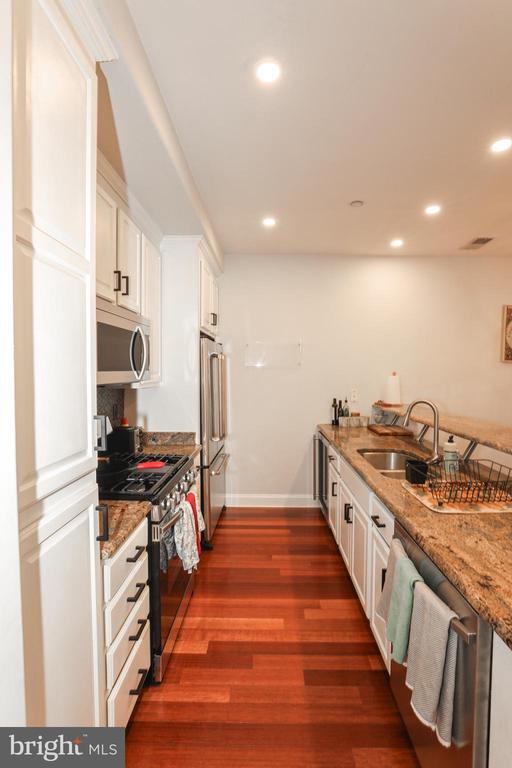 Foto del edificio - 1423 Clifton St NW