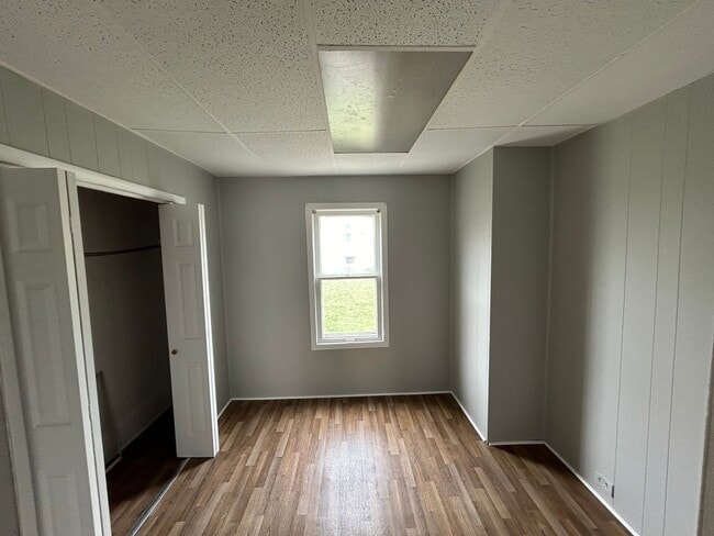 Building Photo - 3568 W 63rd St