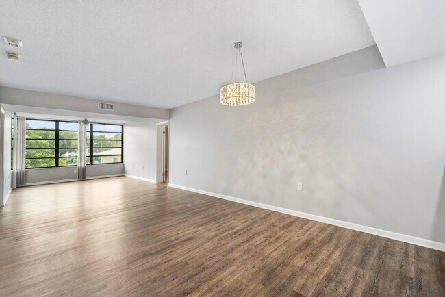 Building Photo - 3710 Whitehall Dr