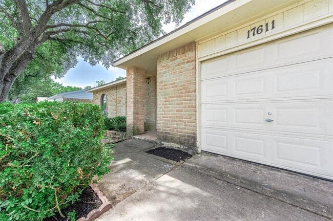 Building Photo - 17611 Poppy Trails Ln