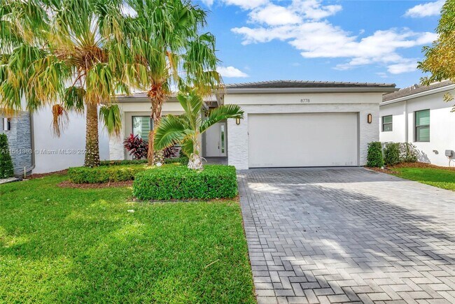 Foto del edificio - 8778 Quiet Inlet Ln