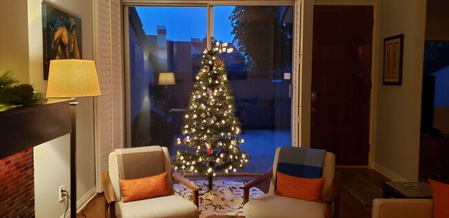 Foto del edificio - 224 S Marengo Ave