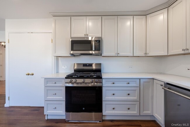 Building Photo - 107 Woodside Ave