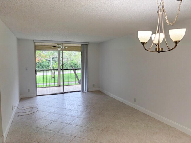 Foto del edificio - 6935 Huntington Ln