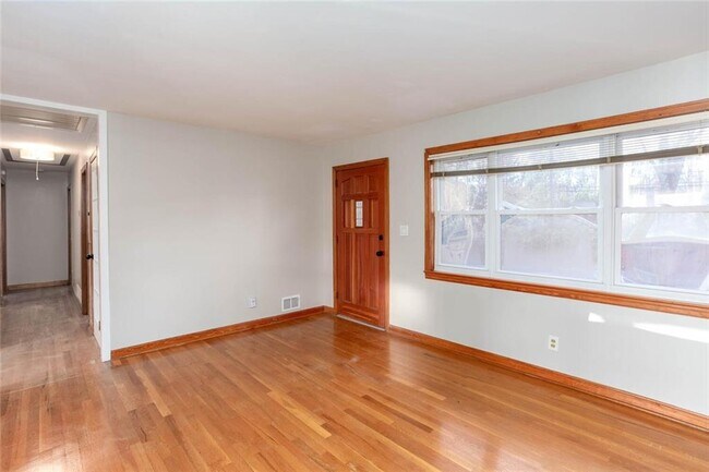 Foto del edificio - 2663 Hicks Rd