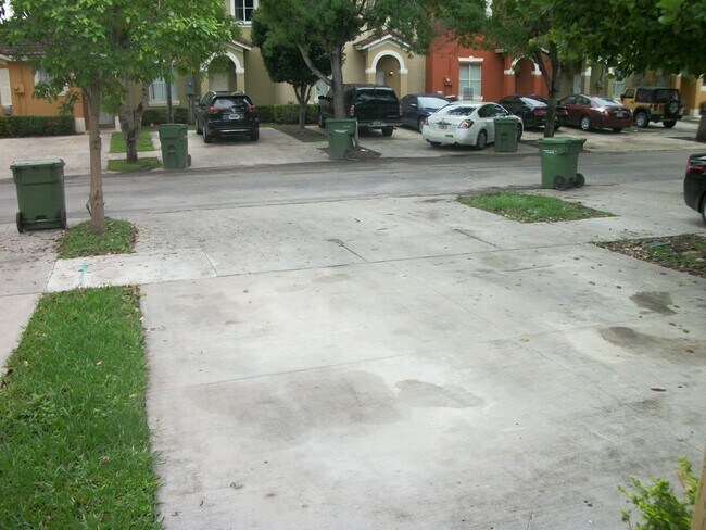 Foto del edificio - 74 SW 15th Ter