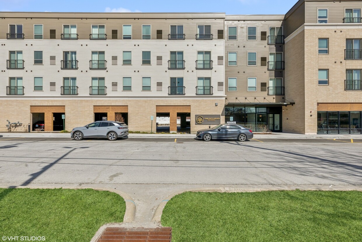 Primary Photo - 4800 157th St