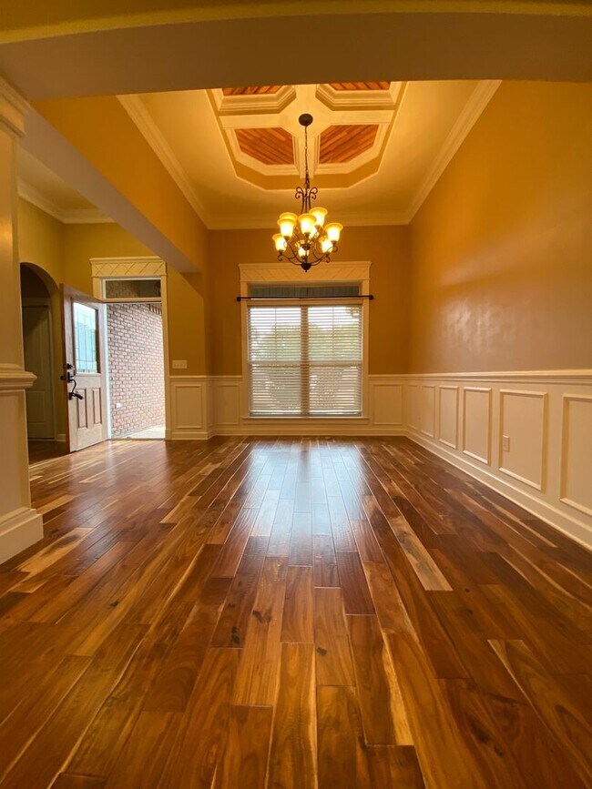 Foto del edificio - Shell Landing East!!! FRESH PAINT!!! NEW FLOORING!!!