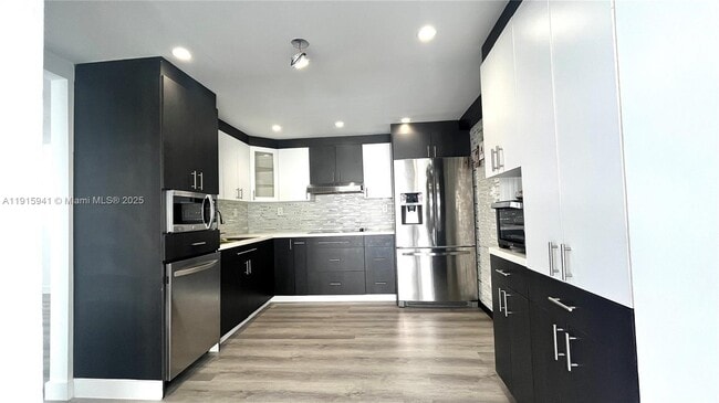 Building Photo - 487 NW 98th Ct