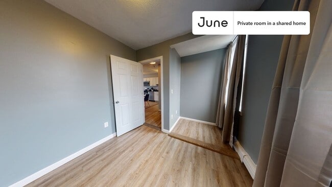 Building Photo - Room in Shared 3 bed/1 bath home