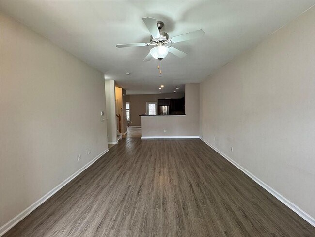 Foto del edificio - 3058 Cedar Glade Ln NE
