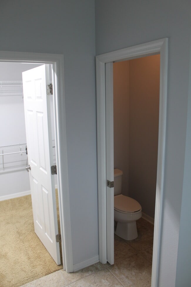 Foto del edificio - 15715 Oakleaf Run Dr