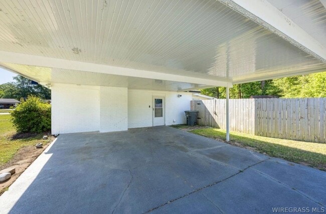 Building Photo - 209 Briarhill Rd