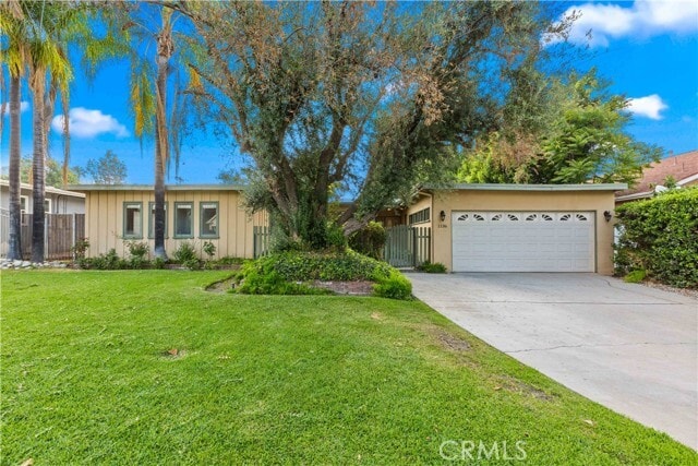 Primary Photo - 1136 Highland Oaks Dr